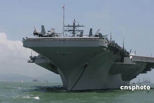 美国核动力航母里根号(USS Ronald Reagan )战斗群2011年8月12日上午抵达香港展开访问。