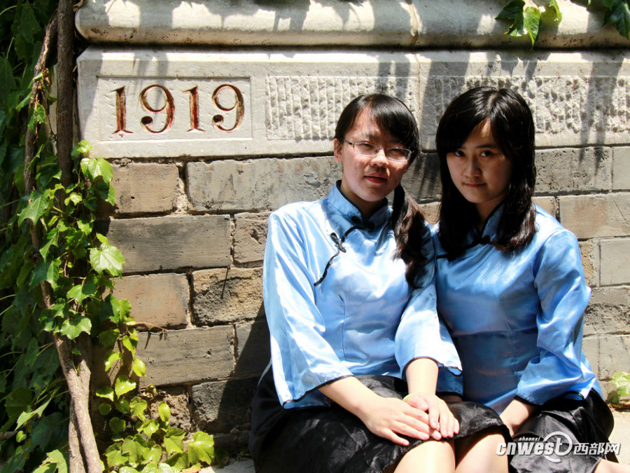 高清:民国风毕业照网上流行