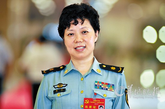 靳华