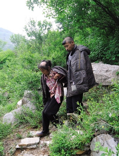 兄妹隐居深山20余年_资讯频道_凤凰网