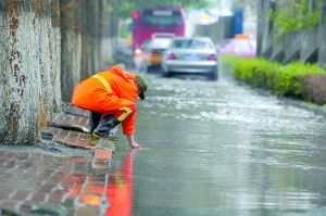 寻找雨中的故事主角