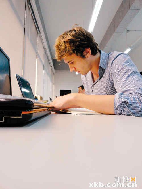 外国人在广州实习 像体验一场华丽的冒险