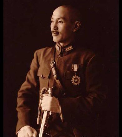 蒋介石戎装照(资料图)