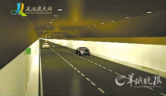 海底隧道内部是三车道的高速公路