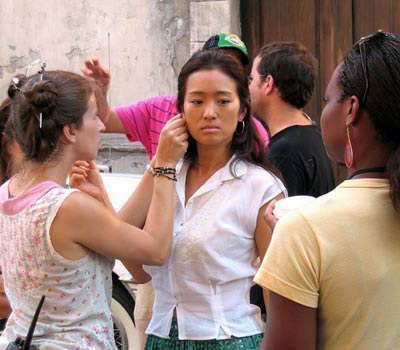 女星后台化妆照