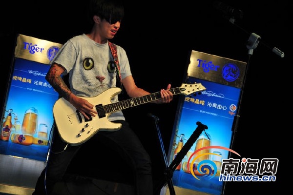 老熊小蛋糕成员 （ 南海网见习记者 刘莎 摄）