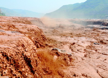 黄河上游出现20年来最强汛情