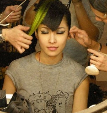 女星后台化妆照