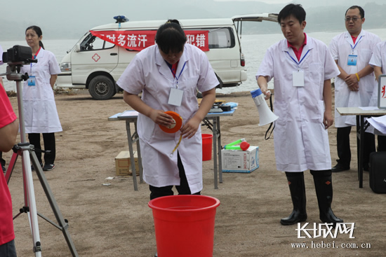 石市举办汛期救灾防病演练 注重实践技能考核