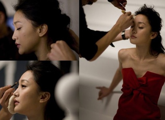 女星后台化妆照