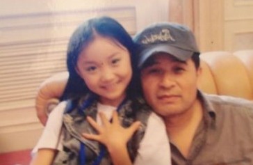 毕福剑和女儿 (资料图)