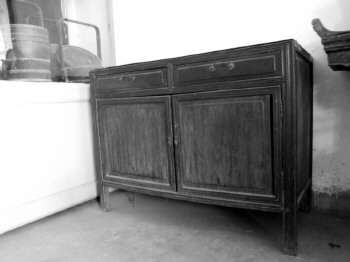 　　陈宗妫用过的橱子