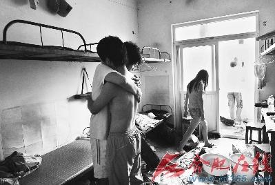 ○文化与艺术类组照铜奖《毕业季》