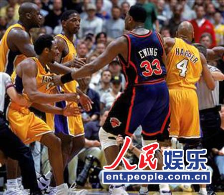 科比惹恼乔丹积怨大爆发 梦十夺冠解密性侵案