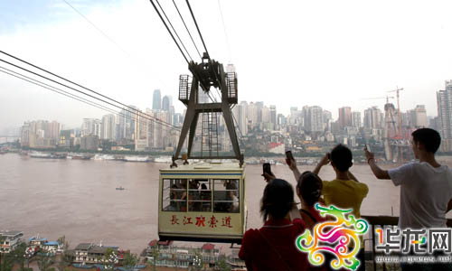 长江索道升级后首日迎客 将成重庆旅游景点(