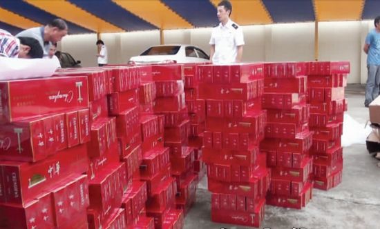 乐清查获一起特大假烟案 2500条假中华烟堆积如山