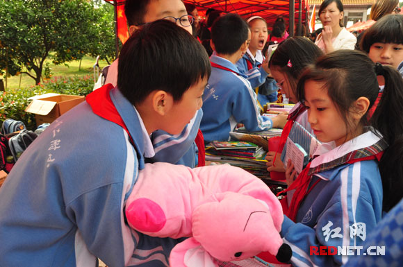 湖南省少先队开展主题社会实践活动 争当两型