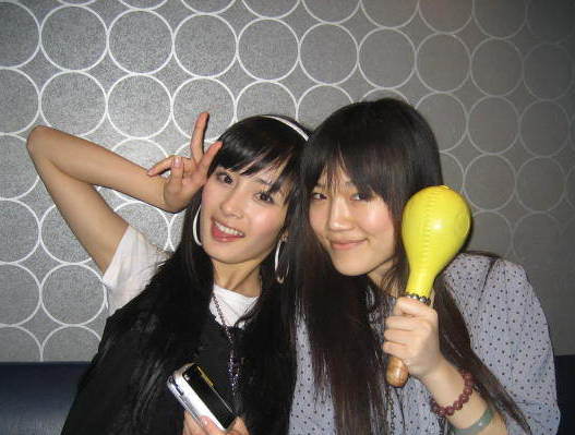 杨幂曝小时候合照为刘恺威庆生 揭昔日不雅旧