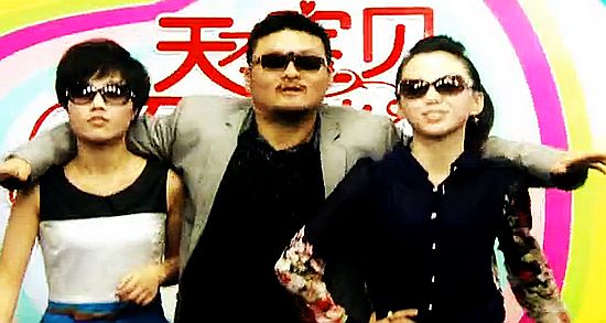 陕西话版江南style舞受追捧 专家建议老年人别