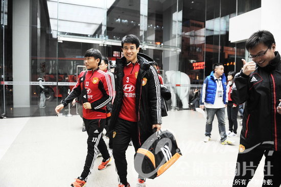 高清:男足虹口体育场踩场 备战与新西兰热身赛