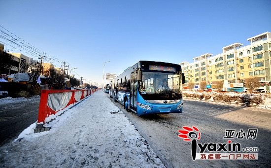 乌鲁木齐BRT5号线运行五天遇四难