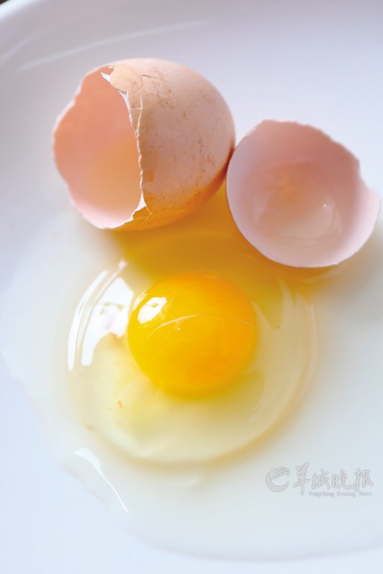 做蛋糕,选购新鲜鸡蛋是关键
