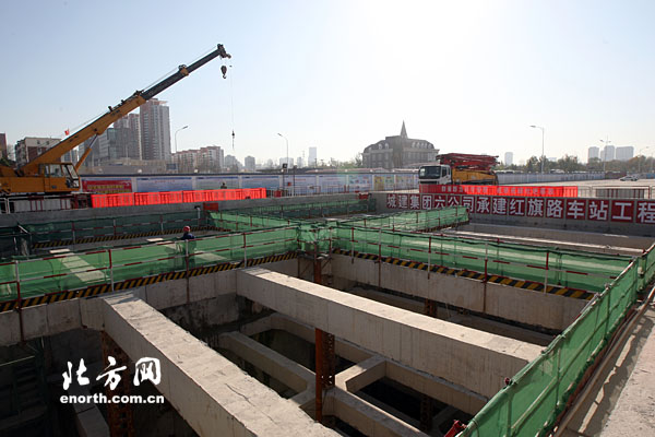 天津:地铁6号线红旗路站完成北侧基坑底板建设