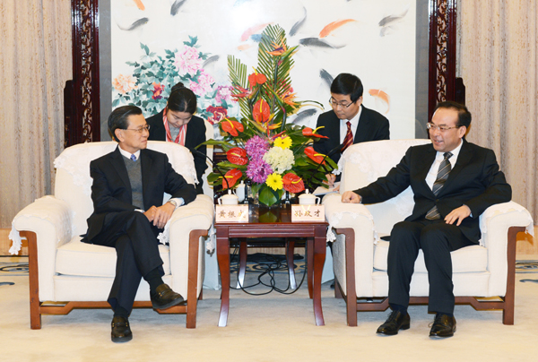 九星董事长_偷星九月天图片
