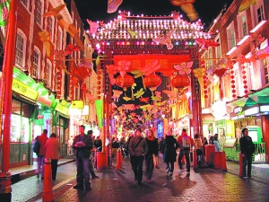 　　温哥华是加拿大华人最多、社团最多的城市，温哥华唐人街也是世界最为著名的中国城之一。