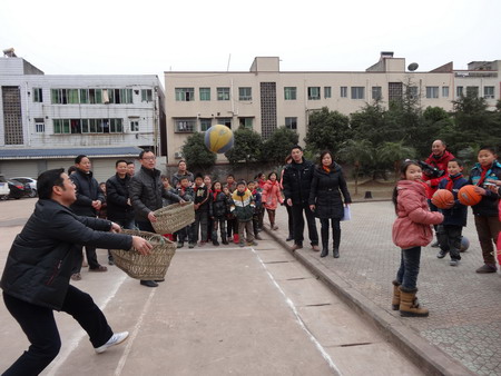 华龙网讯(通讯员 谭显全)12月29日上午,在凛冽的寒风,大足区高升镇的