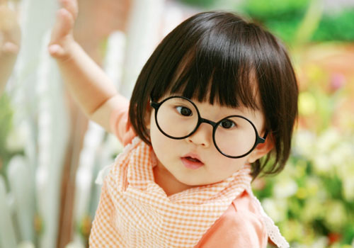 小葡萄小小彬萌态惹人爱 00后爆红90后也让道_资讯频道_凤凰网