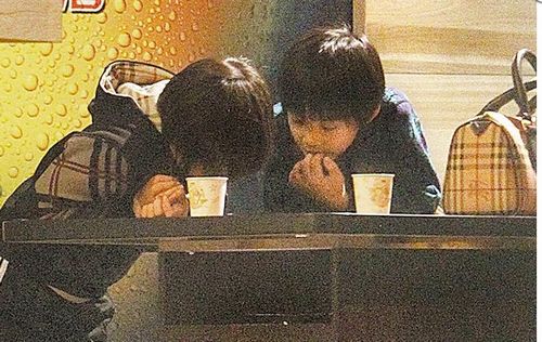 童星小小彬老爸开羊肉店门可罗雀 被嘲似 托儿