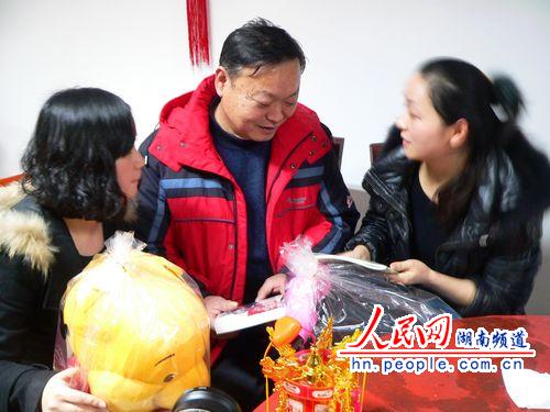 长沙市雨花区:给失独家庭一片温暖的天_资讯频