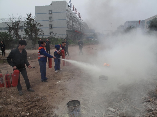 重庆中航货站开展除火患保平安消防演练