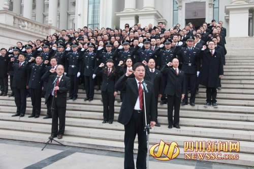 春节假期过后上班第一天,绵阳市中级人民法院党组书记,莫亚林带领全