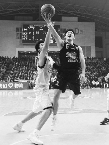 ●cba季后赛:辽宁新疆总比分战平_资讯频道_凤