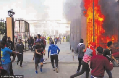 21名球迷被判绞刑 埃及冲突再起