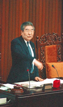 台湾作家忆梁肃戎:临终前要连战及早访问大陆