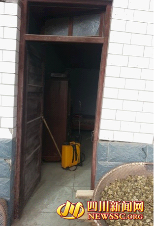 　　房门变形无法关门