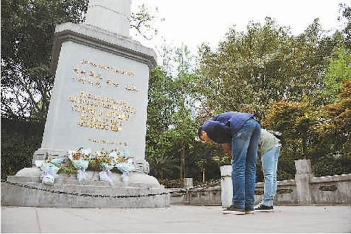 除了英雄库里申科 还有4名苏联飞行员在重庆牺