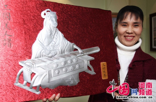 拉罐工艺浮雕奇女 王琦创作《三国美人谱》