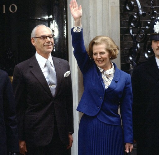撒切尔夫人病逝 <em>英女王和首相</em>表达哀痛_资讯频
