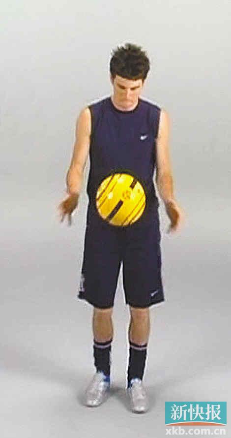 找对方法 轻松颠球