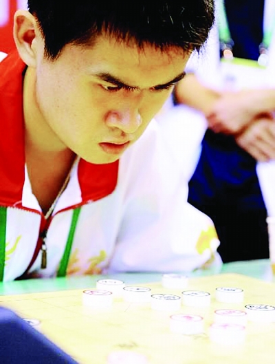 象棋全国冠军王天一曾化名王天弈参加2012年的第七届农运会.