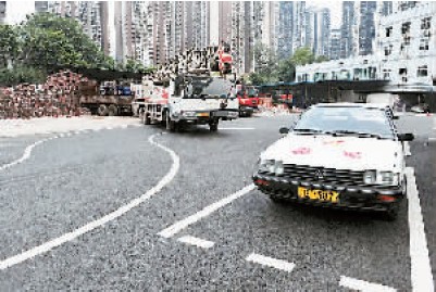 公运驾校训练场兼职停车场 倒车入库惊险重重