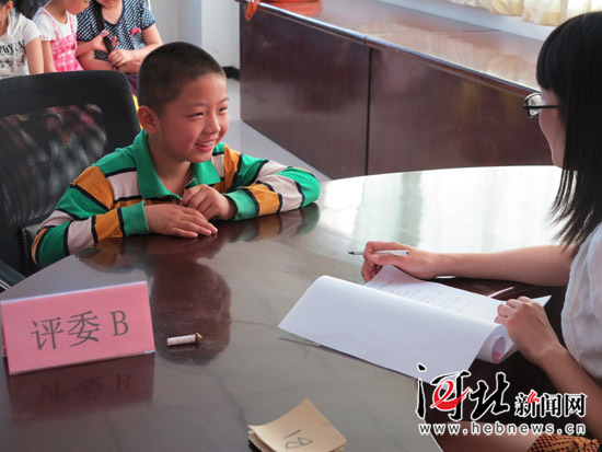 河北新闻网河马小记者纳新 近200名同学参与面