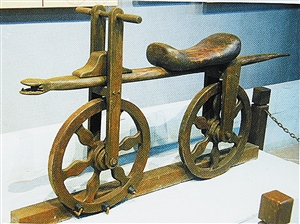 最早自行车要靠鞋底刹车