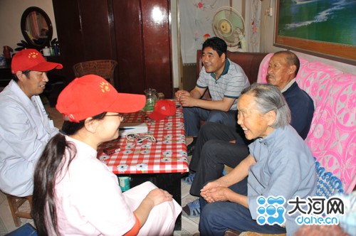 灵宝开展5.29计生协会纪念日志愿者服务活动