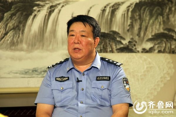 李敦峰:青岛城阳公安签责任状 全警全力打击侵
