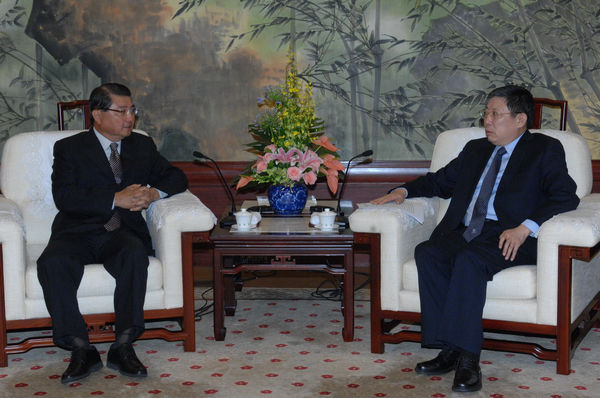 上海市长杨雄会见台湾云端运算产业协会理事长